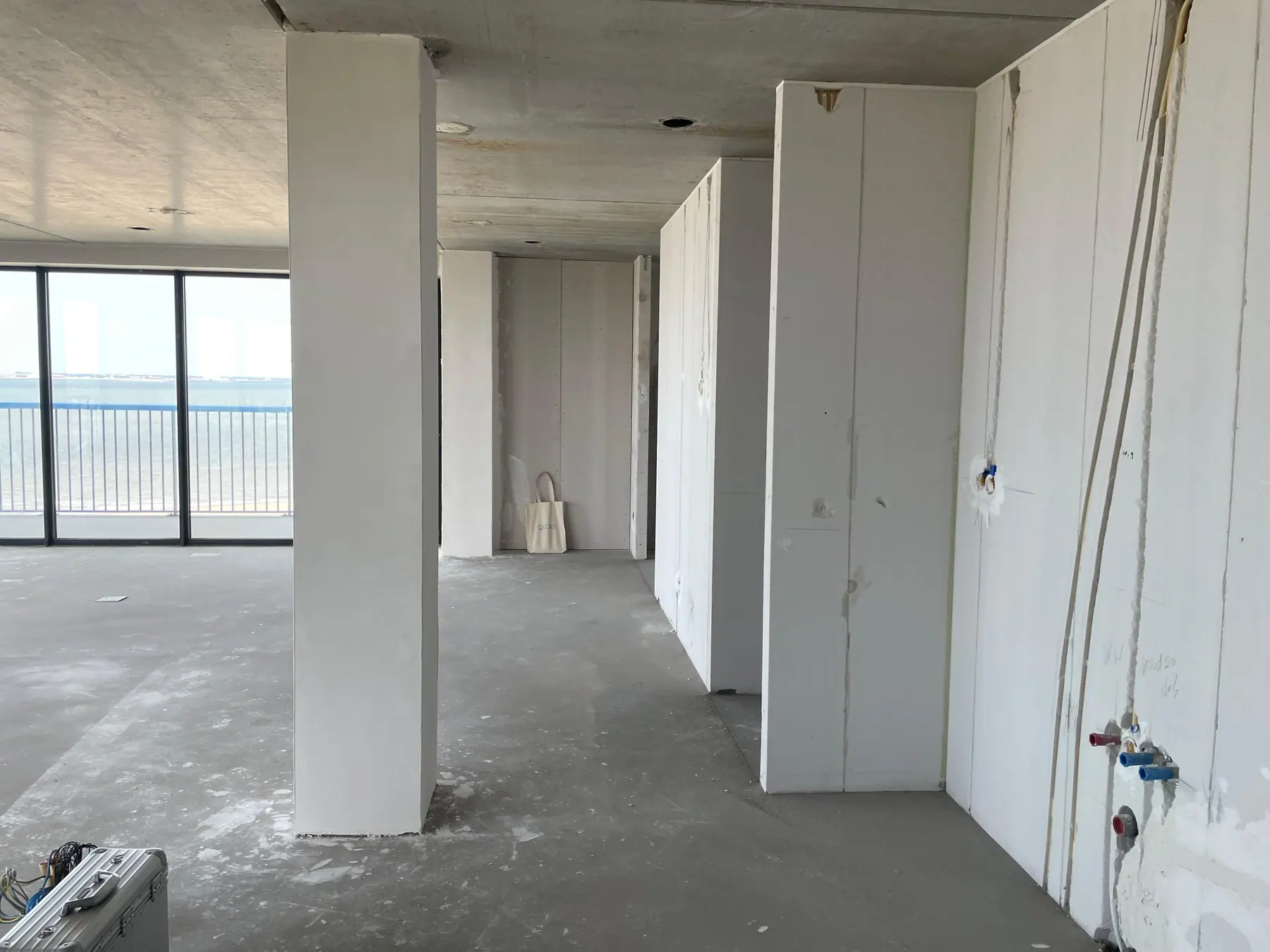Tijdens de uitvoering, appartement met zeezicht