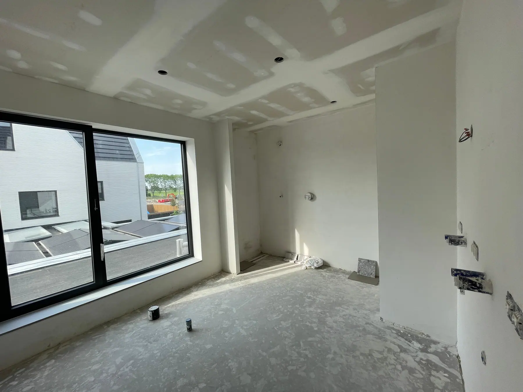 Tijdens de uitvoering 7, nieuwbouwwoning in witte baksteen