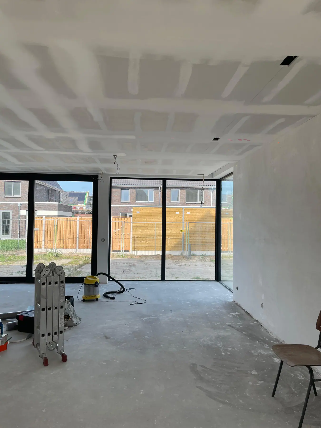 Tijdens de uitvoering 9, nieuwbouwwoning in witte baksteen
